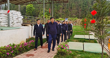 贛州市委常委、常務副市長高世文一行先后到挺進環(huán)保定南馬山逕、龍南黃沙稀土尾水項目調(diào)研